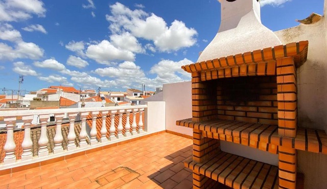 Retreat with Terrace and View in Espiche #1887