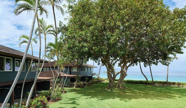 Royal Lahaina Resort, Royal Bungalow Oceanfront Doubles, Outdoor Pool in Lahaina