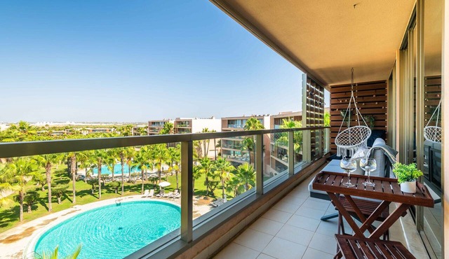 Salgados Beach Paradise Apartment with Shared Pool, Wi-Fi, and Air Conditioning