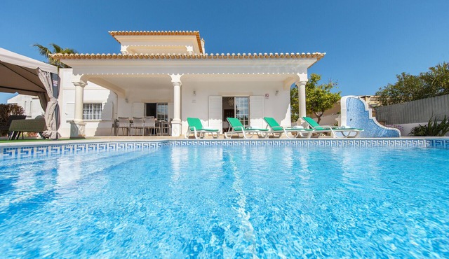 Seaview, Heatable Pool & BBQ in Albufeira