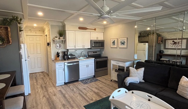 Second Floor Ocean View- Steps from the Beach! 1 Bedroom villa in a gated Resort in Hilton Head Island