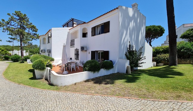 Semi-Detached 3 bedroom town house in Vale do Lobo