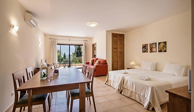 Spacious Accommodation Close to Porto de Mos Beach! 3 Onsite Pools, Free Parking
