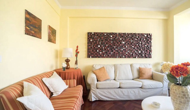 Spacious apartment in Belém. Family sized retreat, walking distance to monuments in Lisbon