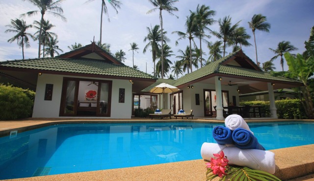 Spacious de luxe Grand villa with private pool and 5 bed and 4 bath rooms