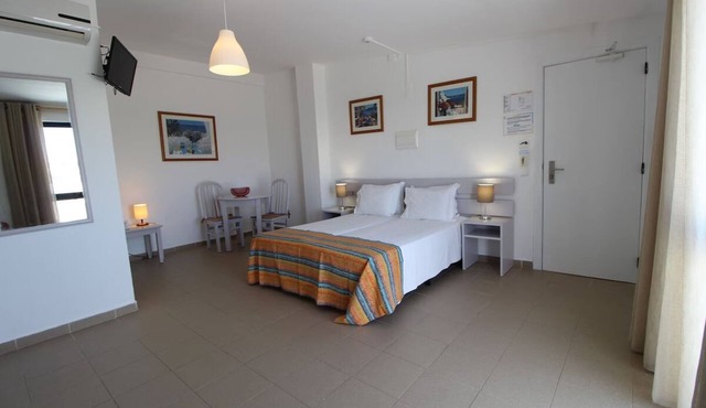Spacious Haven, Steps from the Breathtaking Algarve Coastline | 2 Units