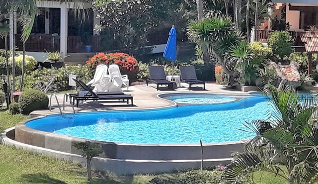 Spacious Villa Directly On Beach, Fully Air Conditioned, Wifi, Sleeps Seven