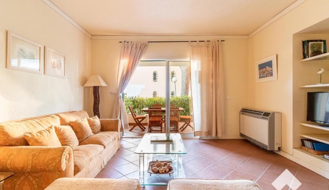 Spacious Villa in Jardim do Golfe Pool
