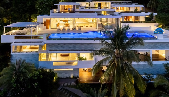 Splash 3 Bed : Contemporary Tropical Five Star Villa