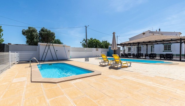 Squad Blue House, Pool, Wifi, AC