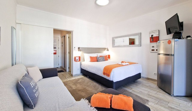 Studio Praia da Rocha | Near Beach | Peachy