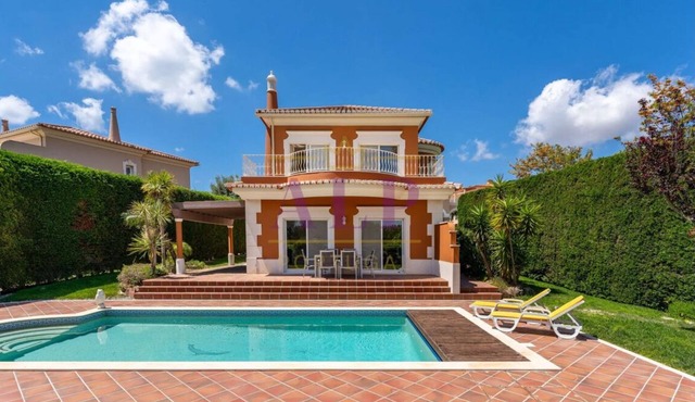 Stunning large detached 4 bed 4 bath villa with private swimming pool