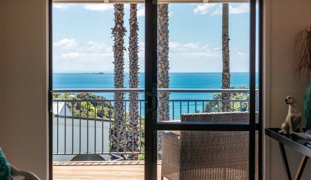 STUNNING VIEWS FROM THIS 2 BEDROOM COTTAGE IN PALM BEACH in Palm Beach