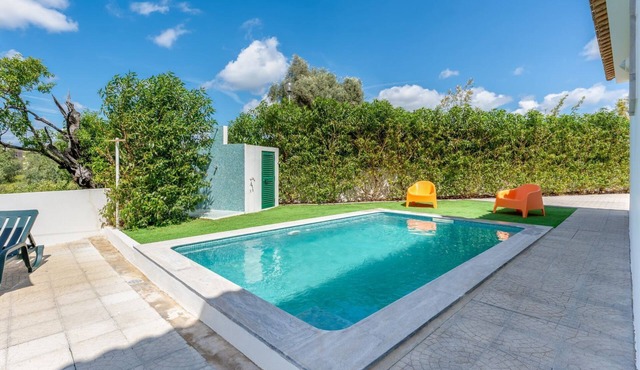 Sunny & Calm 4 BDR House W/Pool by Lovelystay
