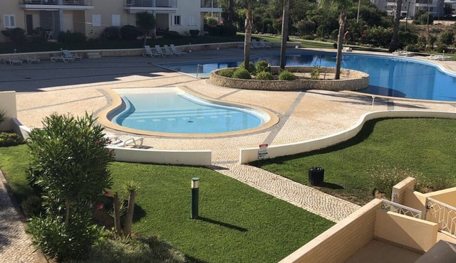 Superb 2 bedroom apartment with pool view in Vila da Praia, Alvor