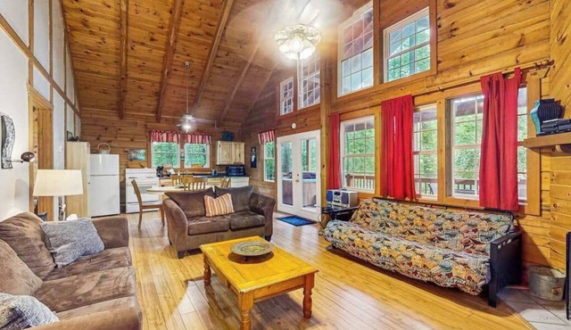 The Hideaway Cabin Stay in Sautee Nacoochee