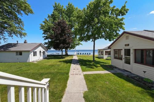 The Roost in Houghton Lake