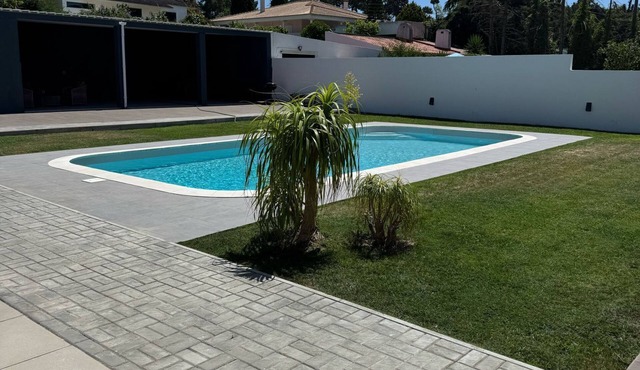The Sunseeker Villa, 5 minutes from beach