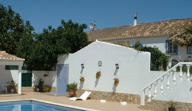 Traditional apartment on a beautiful plot with pool near the sea