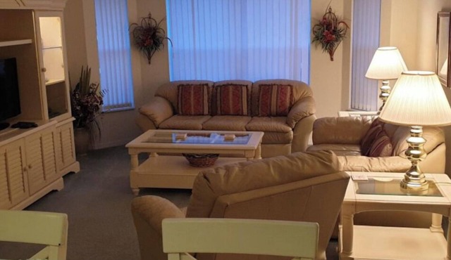 Tranquility: Sun, Serenity & Space – 4BR/3BA Pool Retreat for 6 in Rotonda West in Rotonda West