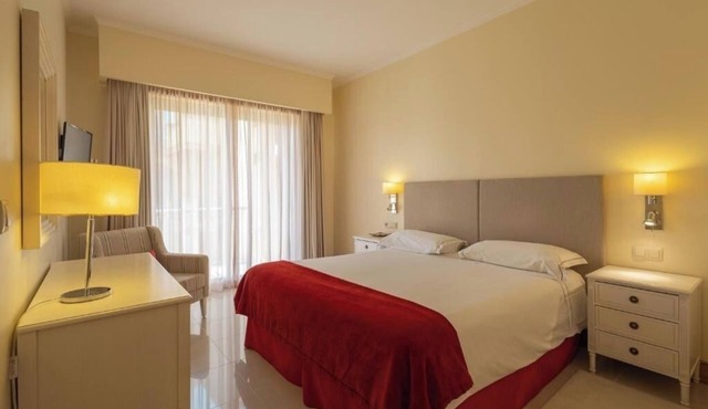 Two Separate 2 Bedrooms Ideal for Friends or Families in Algrave's Quarteira