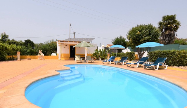 Vila Silvestre, com Piscina e Jardim, Tranquilidade no Algarve!