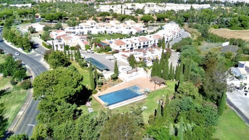 Vilamoura Club Villa 3 With Pool by Homing