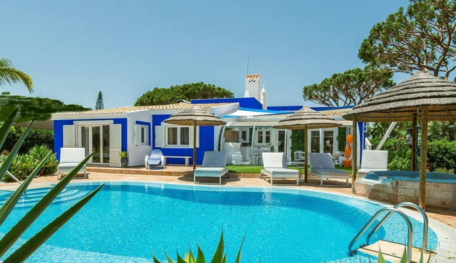 VILAMOURA villa ground floor heated pool (optional) 1 km from marina. 3 suites