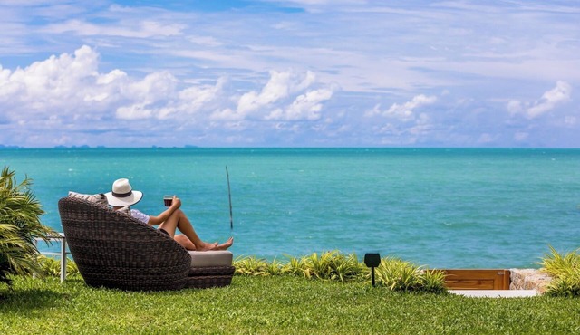 Villa Élégance – Private Pool & Beachfront