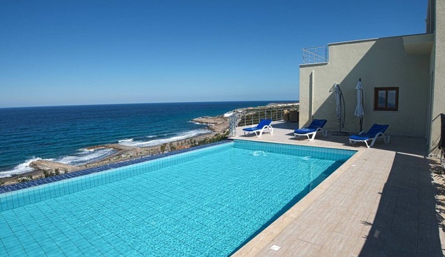 Villa Akaki - Three Bedroom Villa, Sleeps 4 in Esentepe