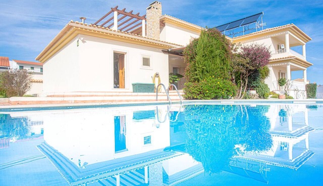Villa Alegre - Lovely Holiday Villa with Private Pool in Sesimbra