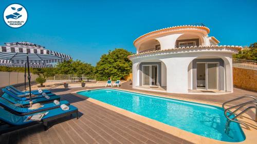 Villa Bloom Coast - Moradias com 2 Piscinas Aquecíveis e BBQ