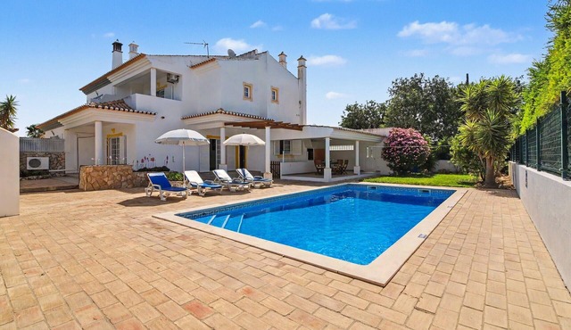 Villa 'Cordyline' with Private Pool, Wi-Fi and Air Conditioning