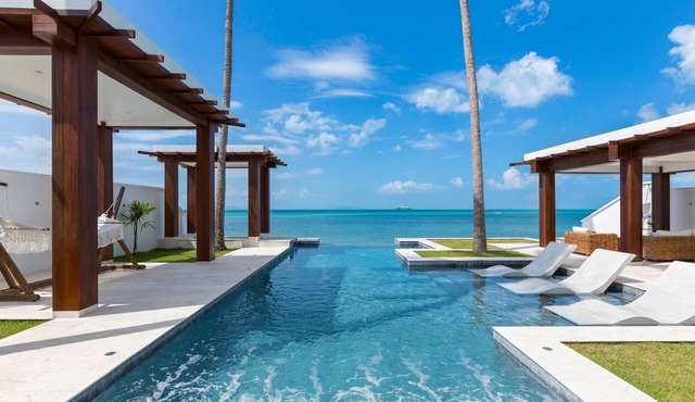 Villa Hanna Luxury Beachfront