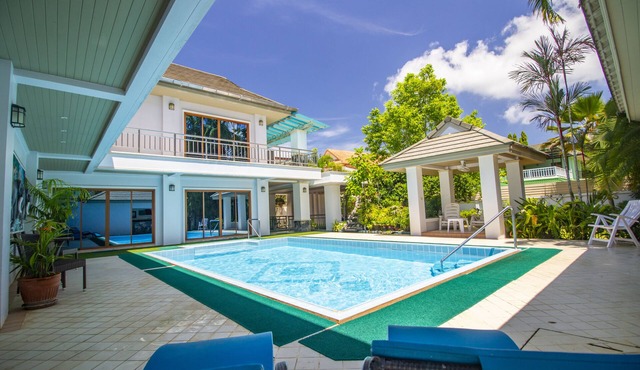 Villa Heaven Sent is your own private paradise on the tropical coast of Krabi.