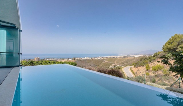 Villa in Marbella with Private Heated Pool in Marbella