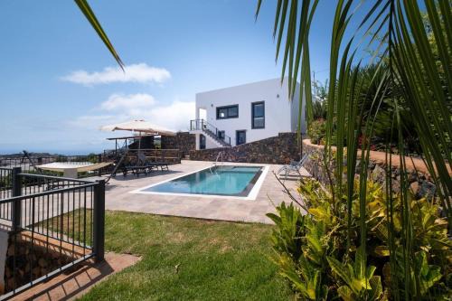 Villa La Graja by Huskalia - private pool in Los Llanos de Aridane