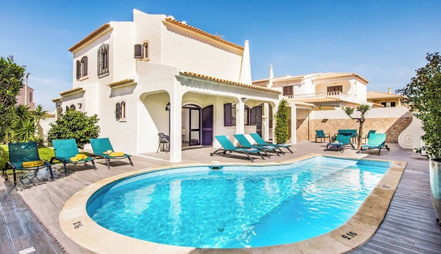 Villa Marquesa - Four Bedroom Villa, Sleeps 8