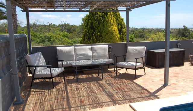 Villa Monte Alegrete with 3 bedrooms and sea view