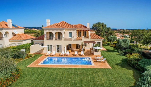Villa Monte Rei 29 by Villa Plus
