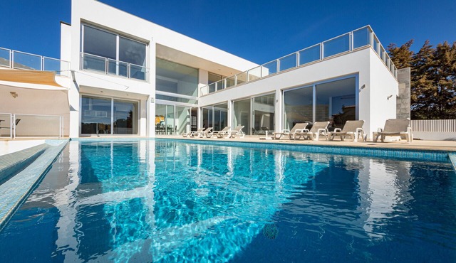 Villa Ocean Pine, a bright, modern villa located close to the sea with the option to heat the pool