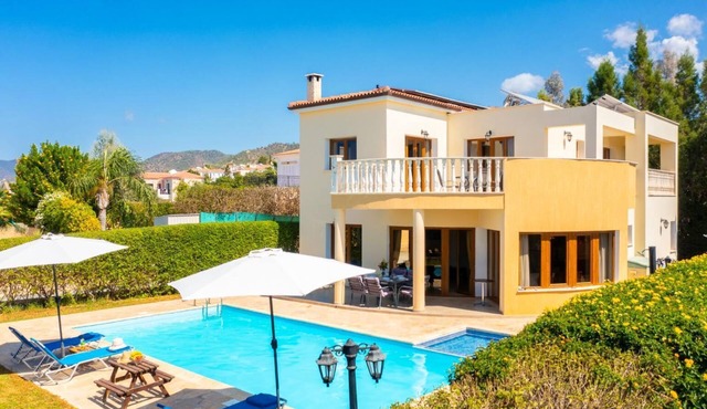 Villa Tsikkos Tessera in Argaka