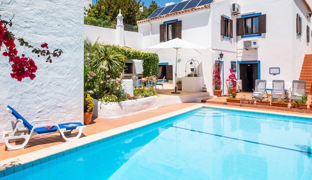 Villa w/heatable pool & BBQ in Carvoeiro