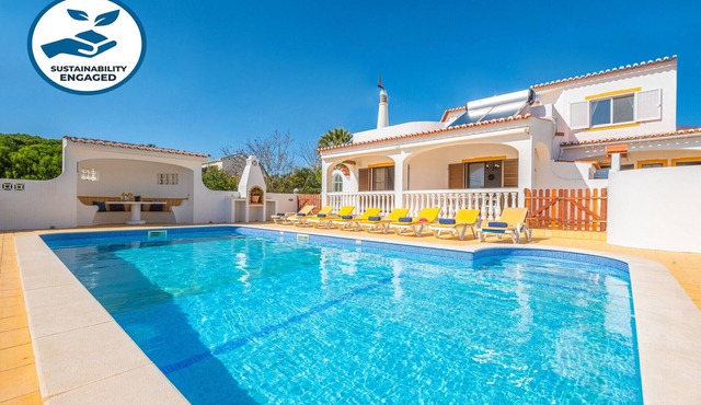 Villa with heatable pool & BBQ, Carvoeiro