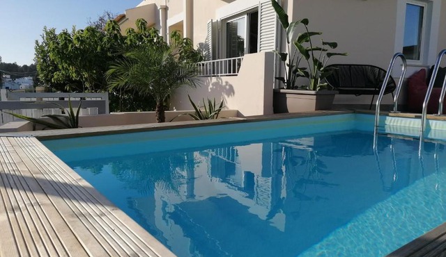 Vivenda Geminada com piscina a 10 minutos a pé da praia, by QoZzy