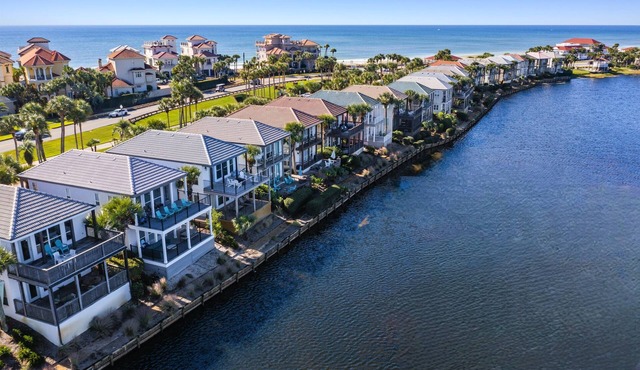Waterfront Villa~Beach~Pool-King Beds in Destin