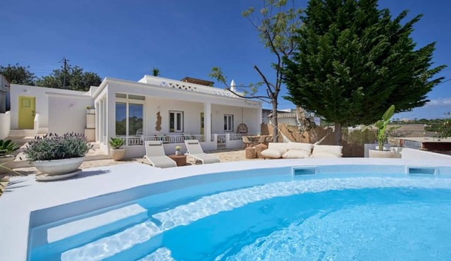 Welcome to your coastal house in the Ria Formosa!