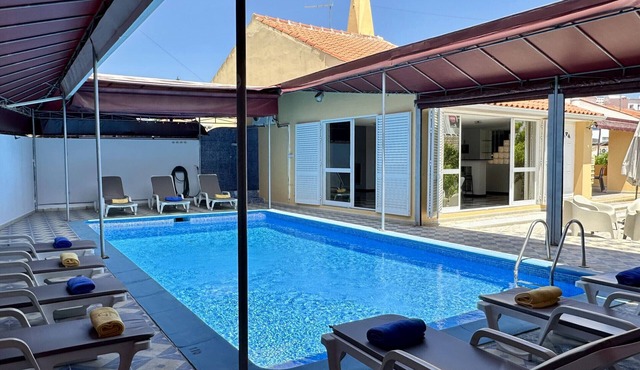 Yellow | Private pool | 12 Pax | Albufeira