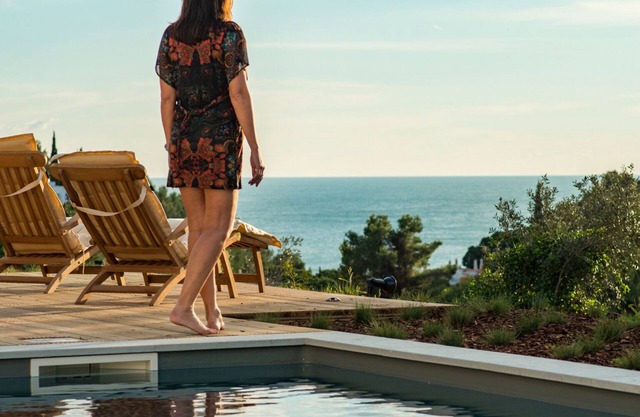 Exclusive villa, 4 bedrooms, stunning sea view, private heated pool and Jacuzzi.