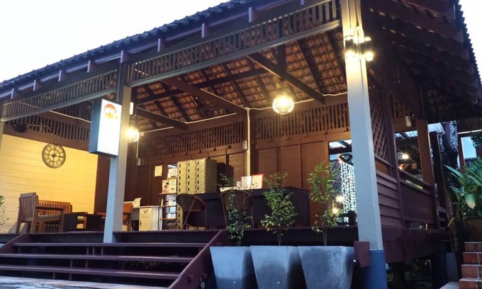 Khuekkhak Hostel | Hostel ∙ 8 guests